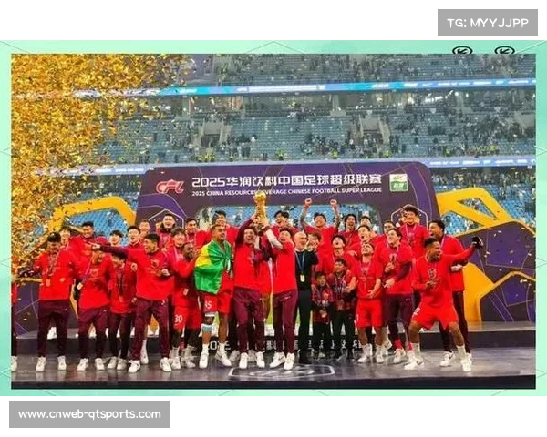 上海海港客胜大连英博，实现中超三连冠伟业